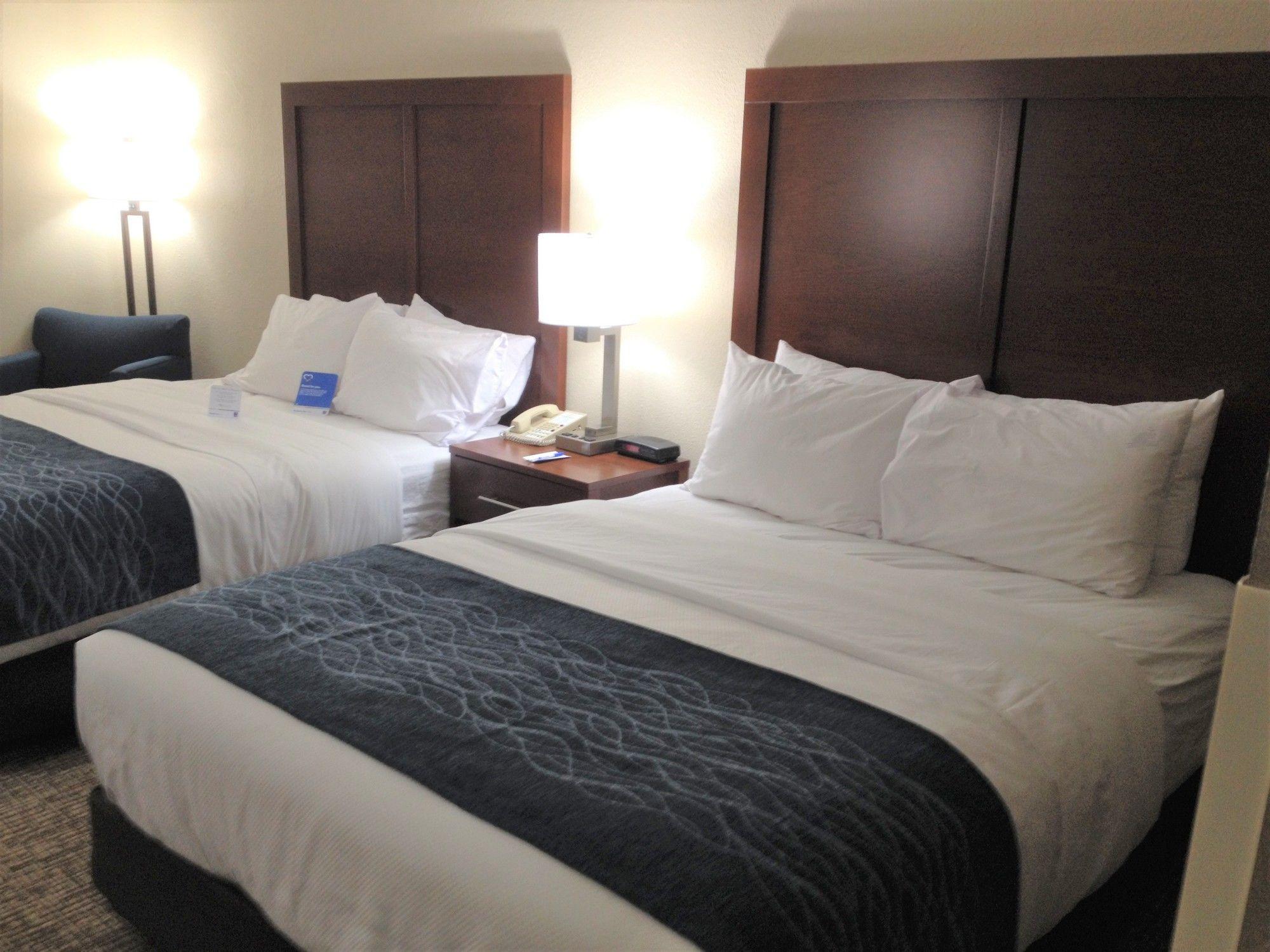 Comfort Inn & Suites Junction City - Near Fort Riley Екстер'єр фото