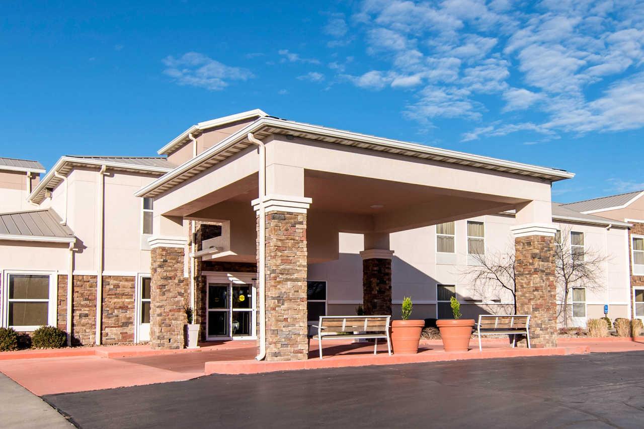 Comfort Inn & Suites Junction City - Near Fort Riley Екстер'єр фото