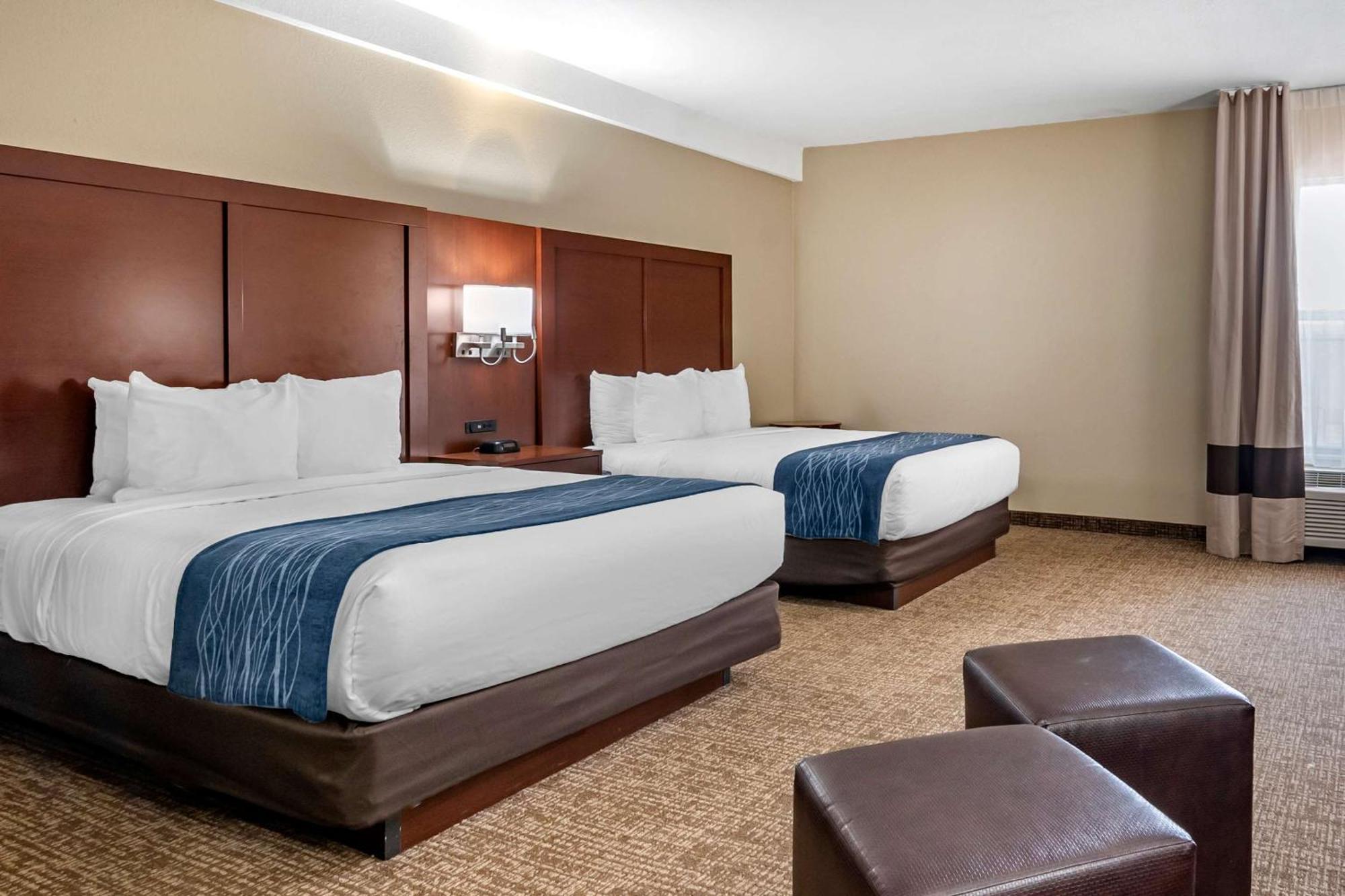 Comfort Inn & Suites Junction City - Near Fort Riley Екстер'єр фото